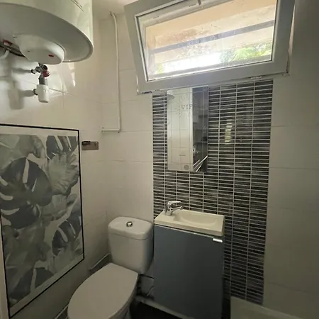 Apartment Petit Ideal Pour Deux Personnes, Offrant Belle Vue Sur Jardin, Proche Des Commodites Et A Moins De 30 Minutes De Paris En Transport